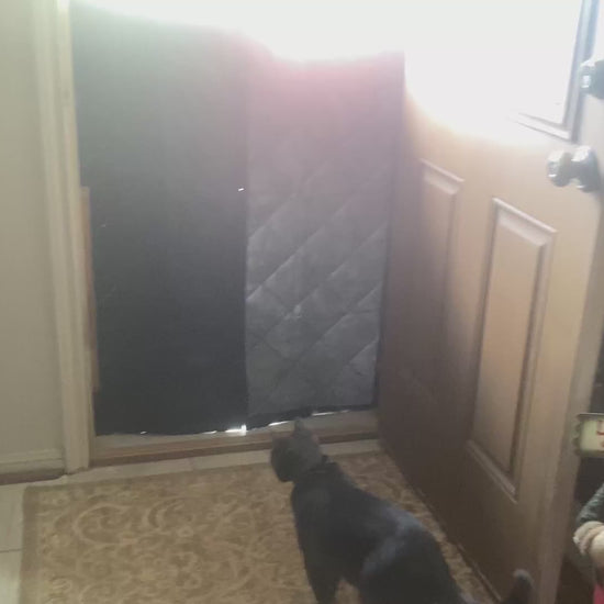 Watch before purchase: reviewer walks through the Fillis clear-window thermal door curtain, the magnetic seam and the quality of the quilted panel